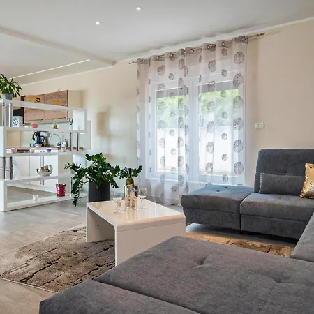 In With Jacuzzi Casa vacanze Medolino