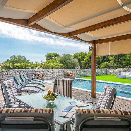 Casa vacanze In With Jacuzzi *