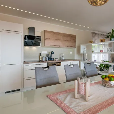 Luxurious In * Medolino