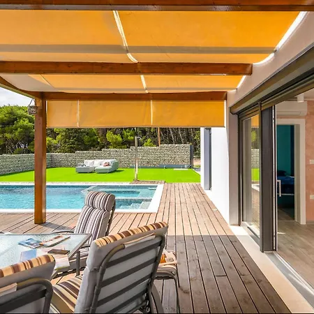 In With Jacuzzi Casa vacanze