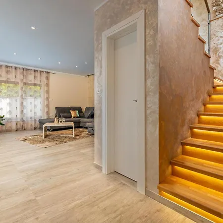 In With Jacuzzi Casa vacanze *