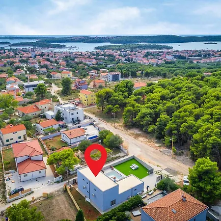 Casa vacanze In With Jacuzzi Medolino