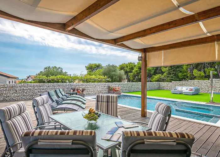 펜션 In With Jacuzzi *