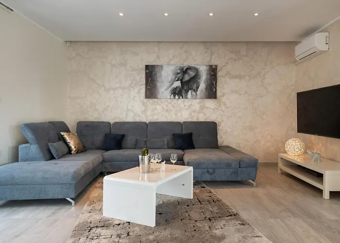 In With Jacuzzi 펜션 메덜린