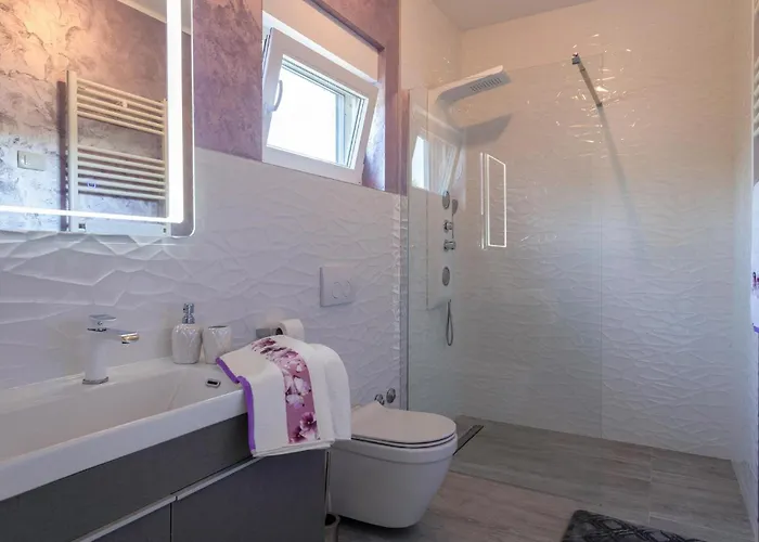 In With Jacuzzi 펜션