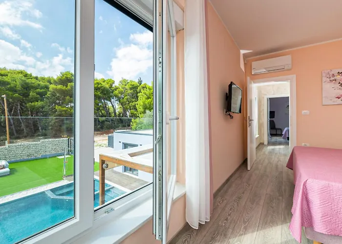 펜션 In With Jacuzzi *