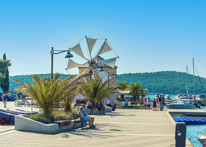 펜션 In With Jacuzzi 메덜린