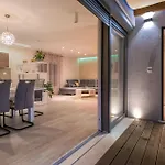In With Jacuzzi Casa vacanze *