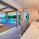In With Jacuzzi Medolino