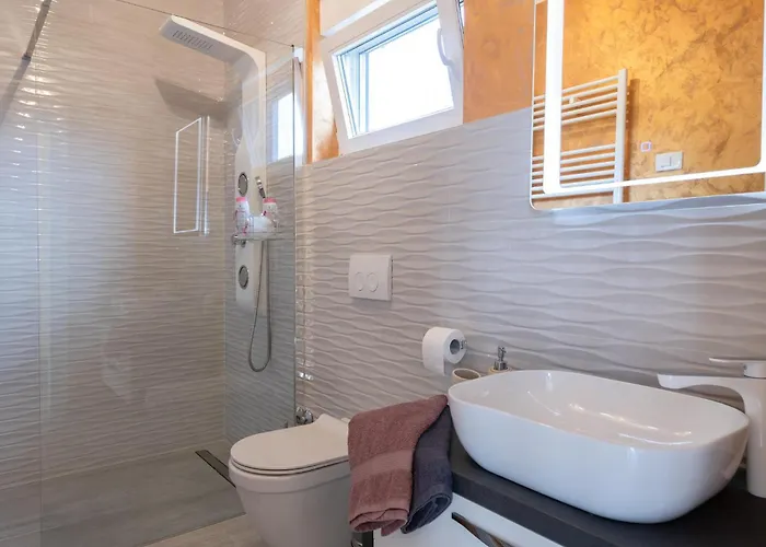 In With Jacuzzi Medulin