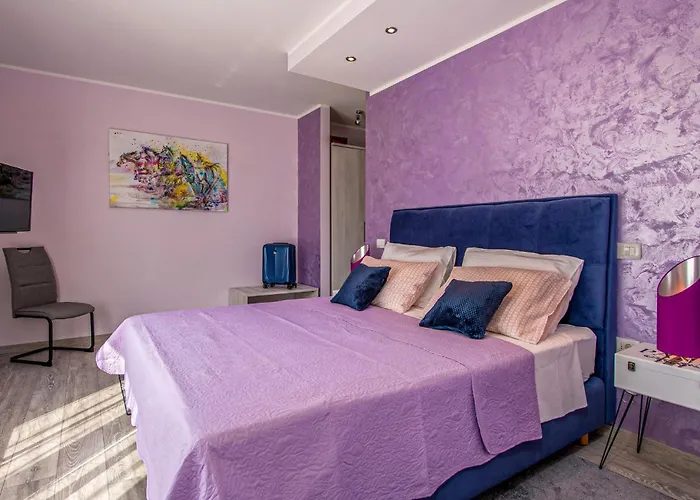 In With Jacuzzi Prázdninový dům Medulin