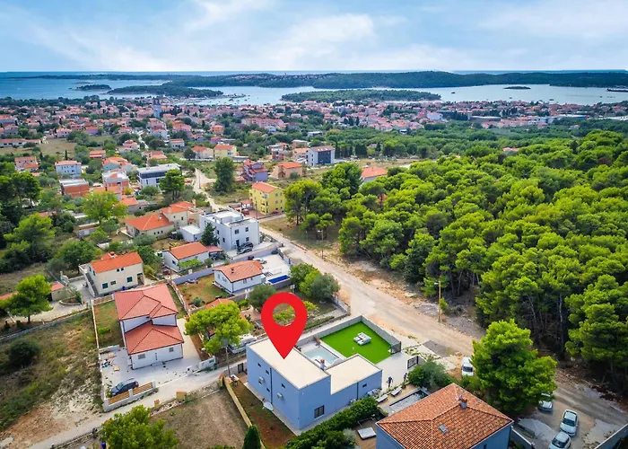 Tatil Evi In With Jacuzzi Medulin